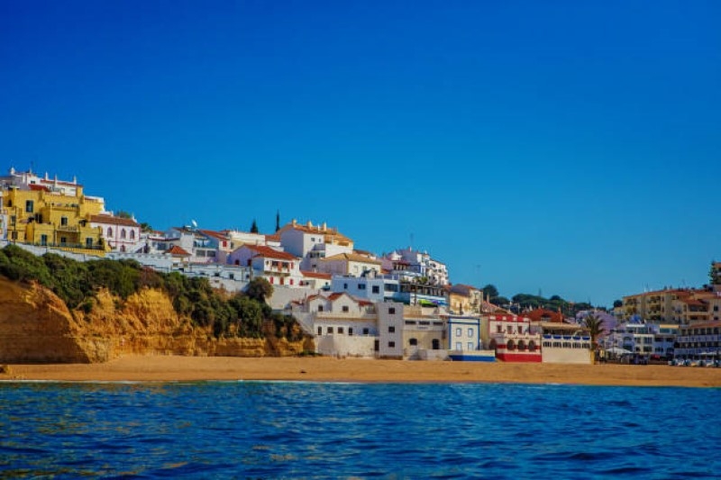 Book a Transfer from Faro Airport to Alvor